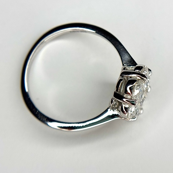 “Crystal Flower” Glorious Flower Moissanite Ring! 💎 - SIZE (7) - Picture 7 of 10